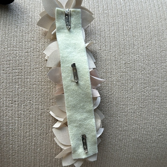 Girl dress with detachable flowers, Flower Girl Dress Tulle, First Communion. - Picture 8 of 8